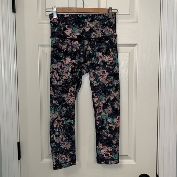 Lululemon Floral Wunder Under High-Rise Crop 21” Sz 6 Flowers‎ Running Athletic - Picture 1 of 11